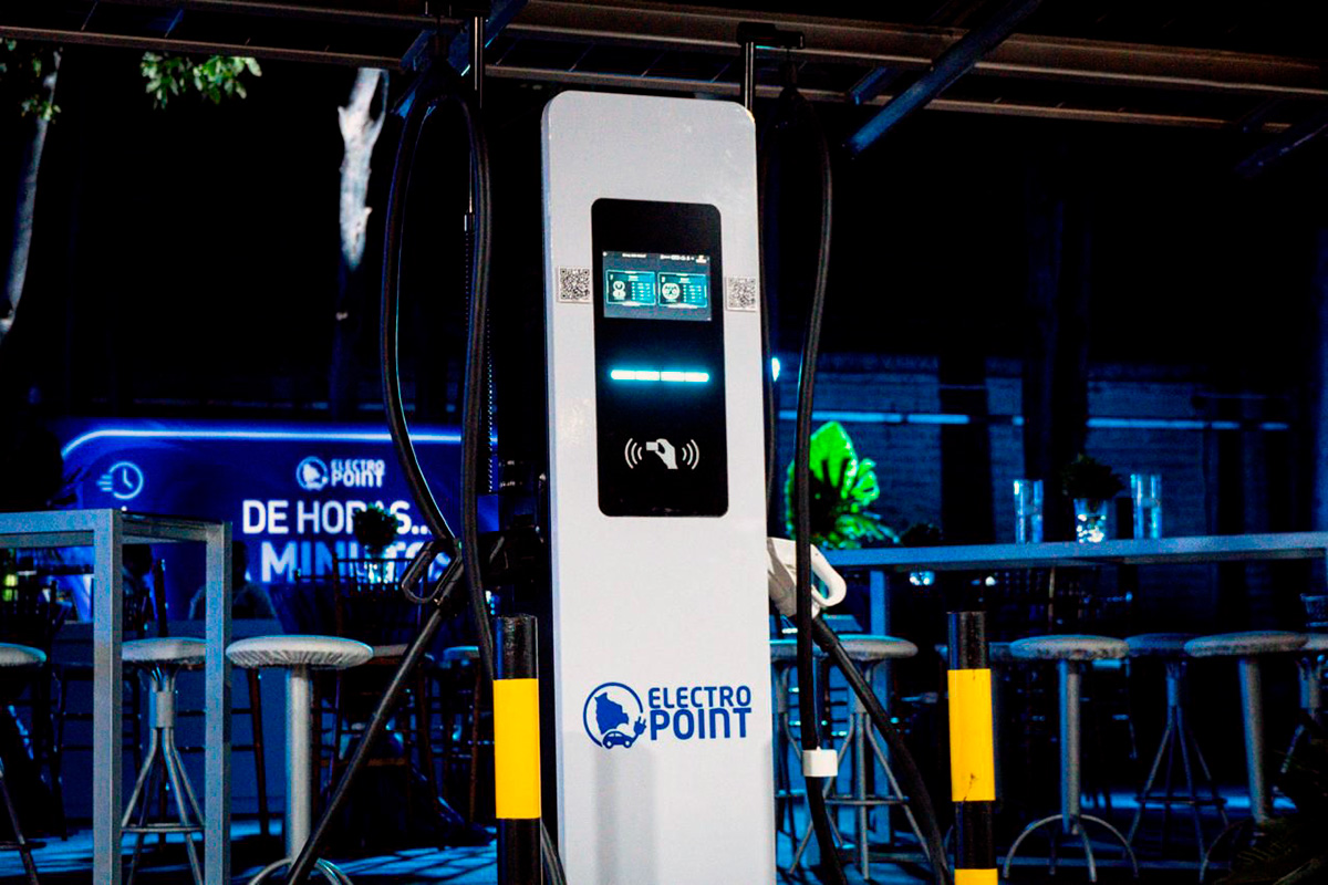 Huawei y DMC inauguran la primera estación eléctrica vehicular en Latinoamérica