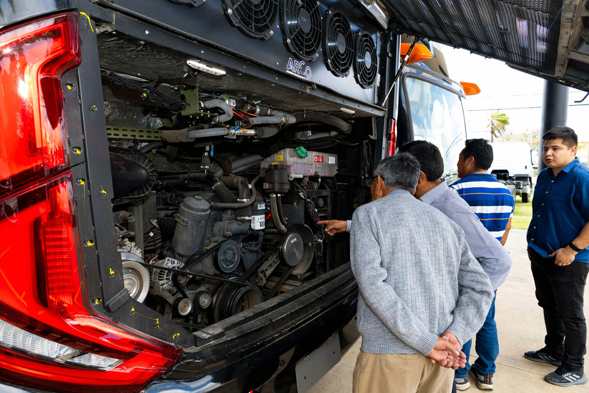 Mercedes-Benz y Astara Bolivia presentan un nuevo chasis para buses, con récord en ventas