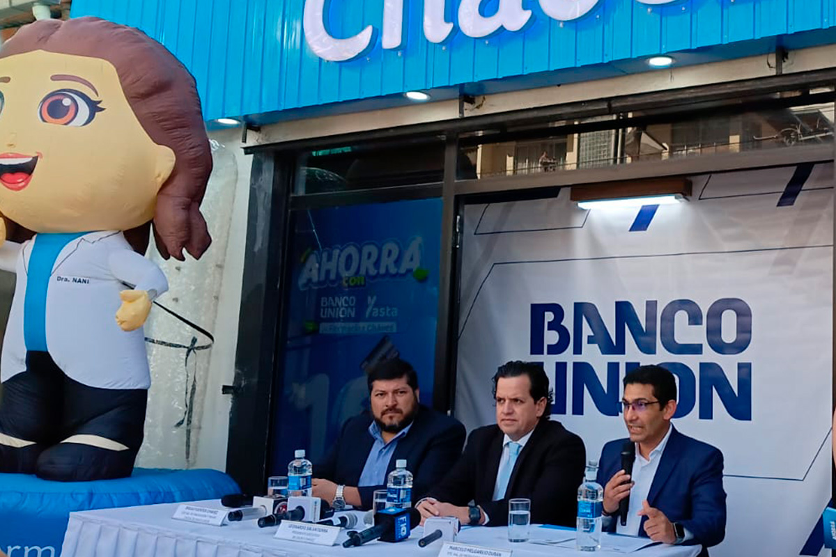 Banco Unión y Farmacias Chávez sellan alianza con descuentos del 10% en pagos digitales y electrónicos