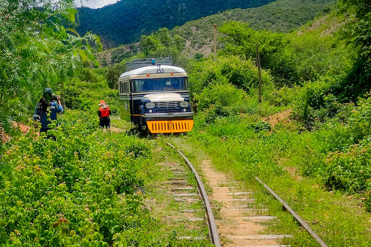 Ferroviaria Andina reactiva el servicio de buscarril Vila Vila – Aiquile, en Cochabamba 